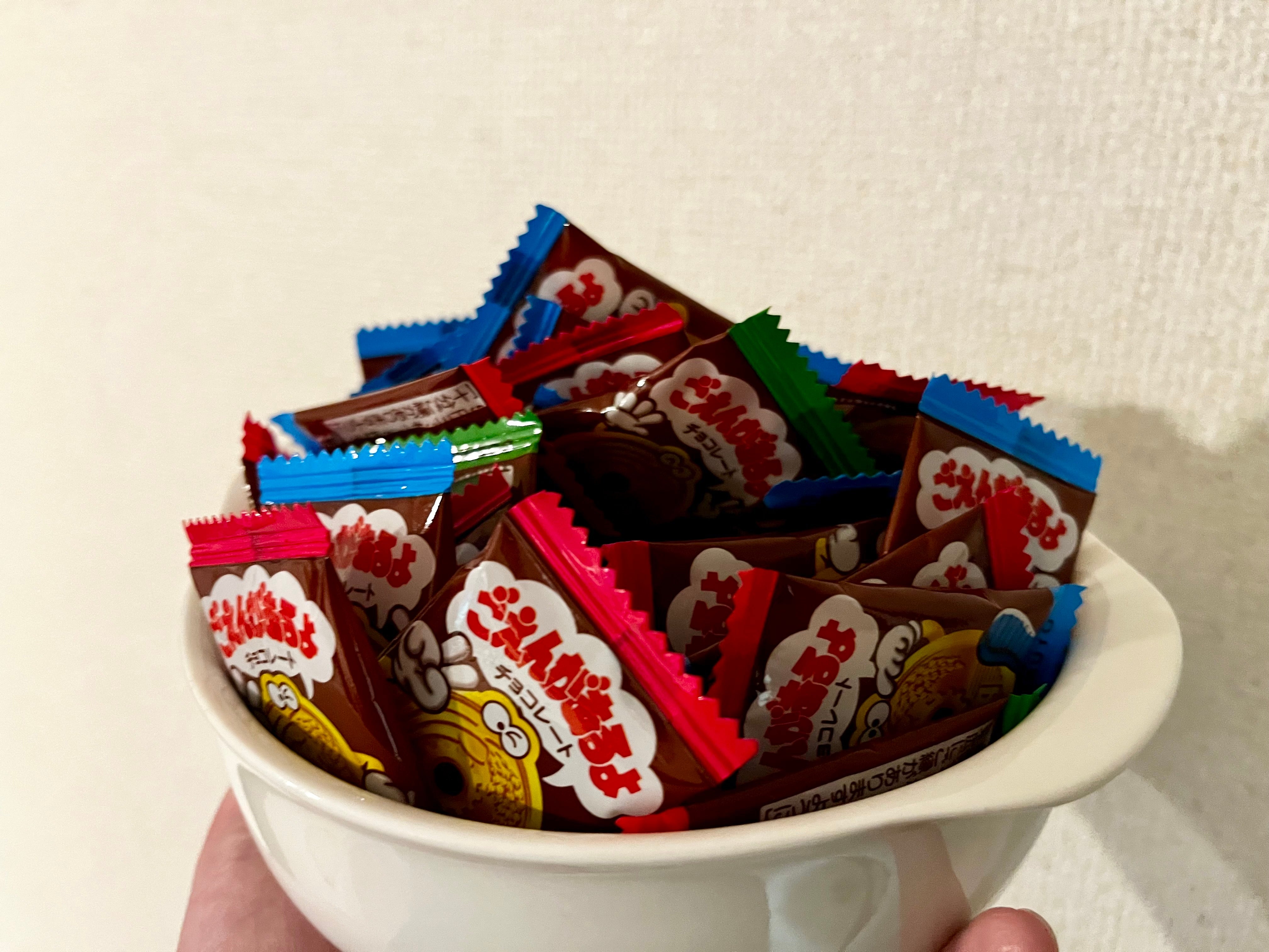 お手頃なノスタルジー】懐かしの5円チョコ、予想以上に心に刺さる件