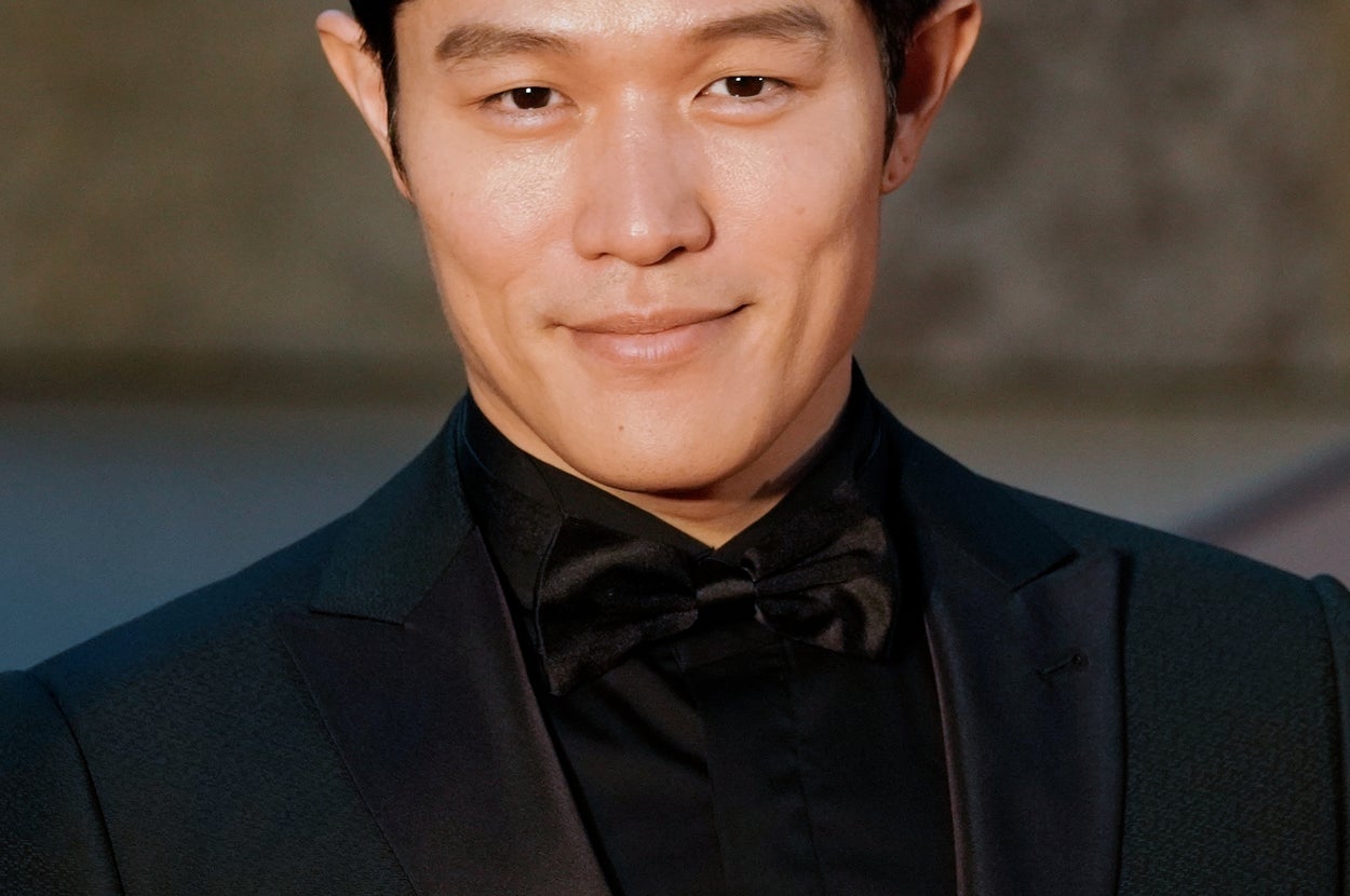 鈴木亮平さん（時事通信フォト）