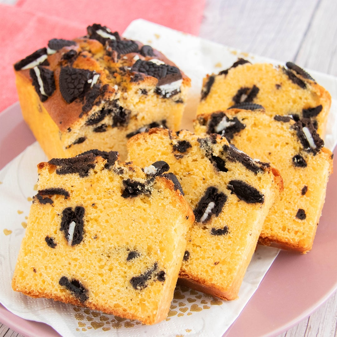 焼くまで10分！簡単オレオパウンドケーキレシピ・作り方｜Tasty