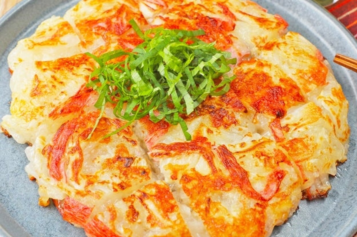 【大根とカニカマがあったらやってみて!】カリッ&じゅわ〜が止まらない!節約&時短の人気おかずレシピ3選