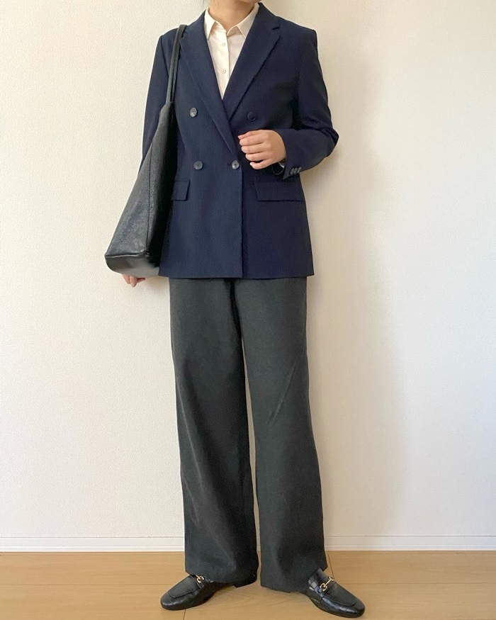 ユニクロ】新作の「高見え春アウター」が理想に近い1着だった…！サッと