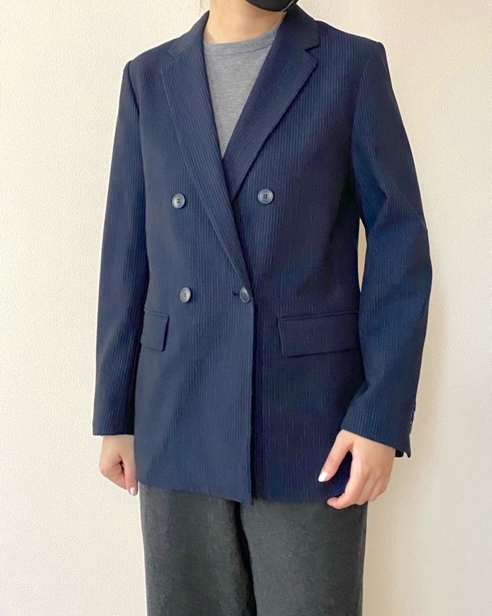 ユニクロ】新作の「高見え春アウター」が理想に近い1着だった…！サッと