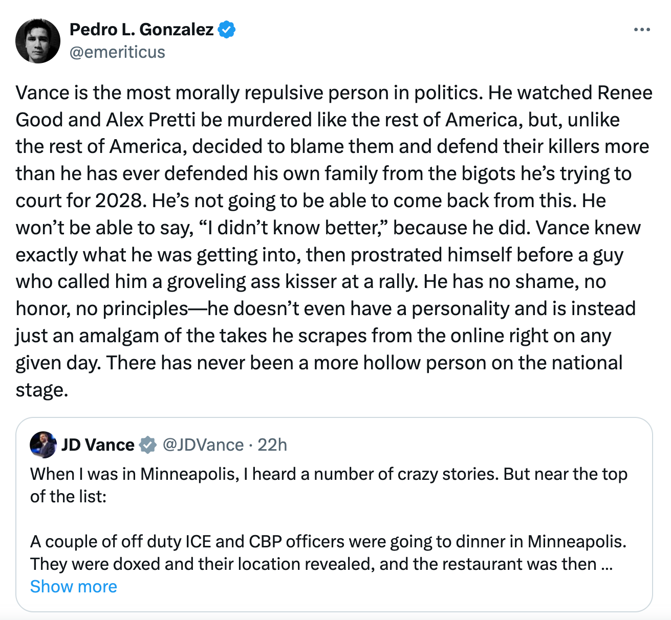 Tweet som kritiserer JD Vance som moralsk frastøtende, og beskriver anklager om manglende empati og forsvarer skadelig politikk. Inkluderer et svar fra Vance