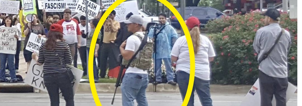 This Photo Of Armed MAGA Protesters Is Going Viral In The Wake Of Alex Pretti's Death