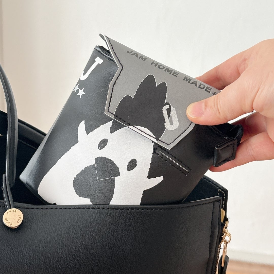 大人気なのも納得だわ！からあげクンの「そっくりポーチ」遊び心