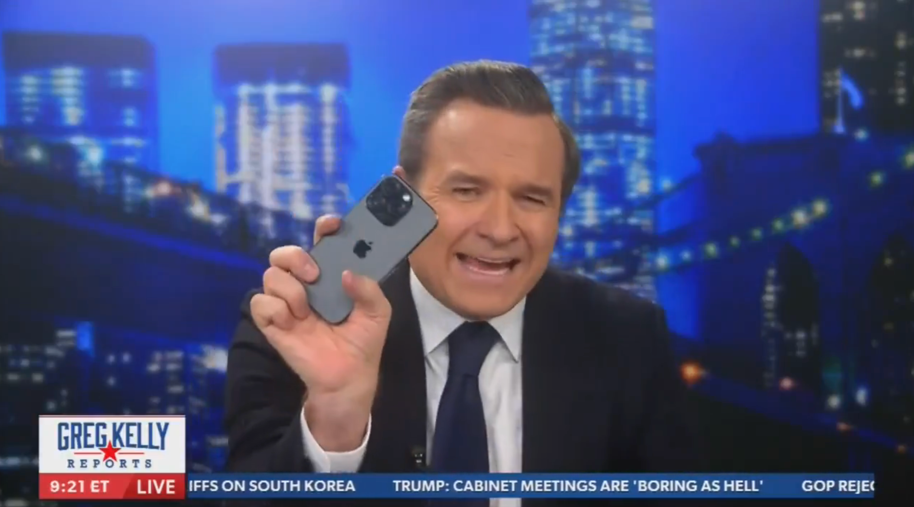 TV Host Pretends Phone Is Gun While Defending Pretti Killing