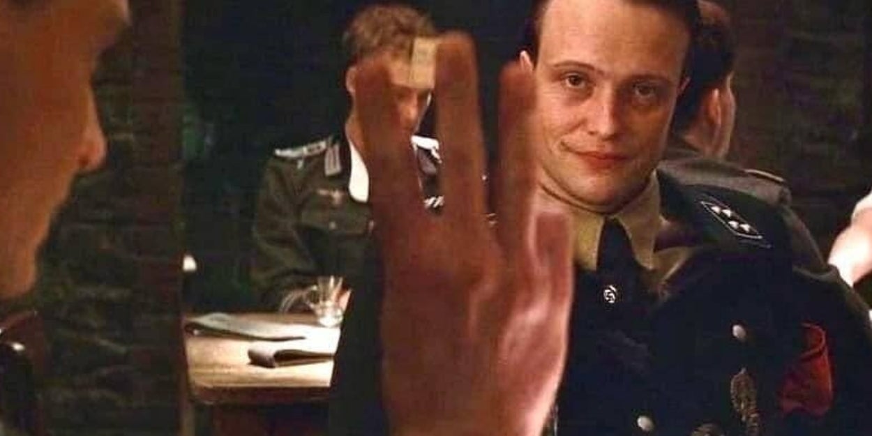 People are sharing dead giveaways that someone's a tourist in their country and I'm taking notes for my next trip 👀