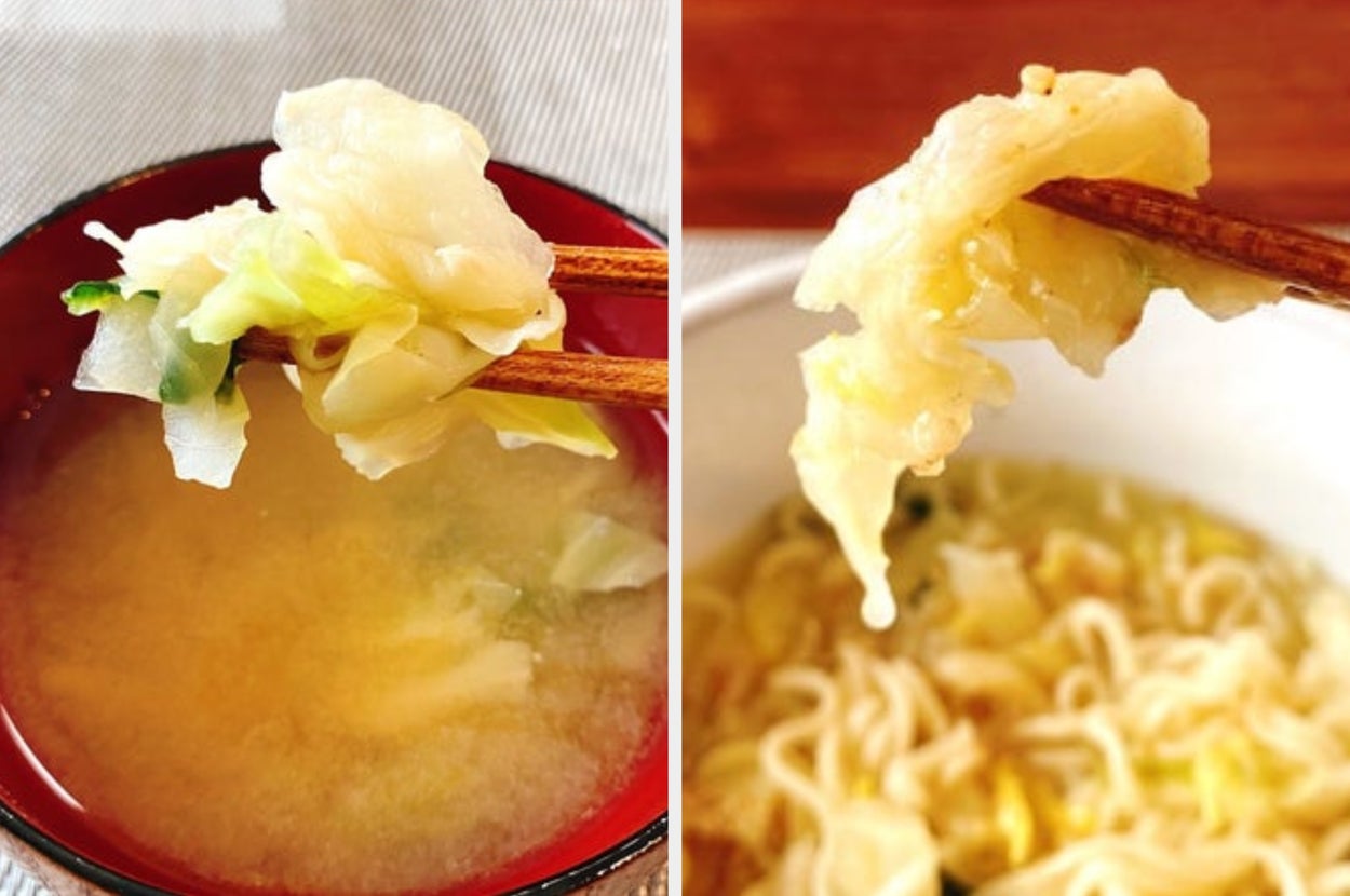 左: 味噌汁に入った乾燥野菜を持つ箸、右: ラーメンに入った乾燥野菜をを持つ箸。