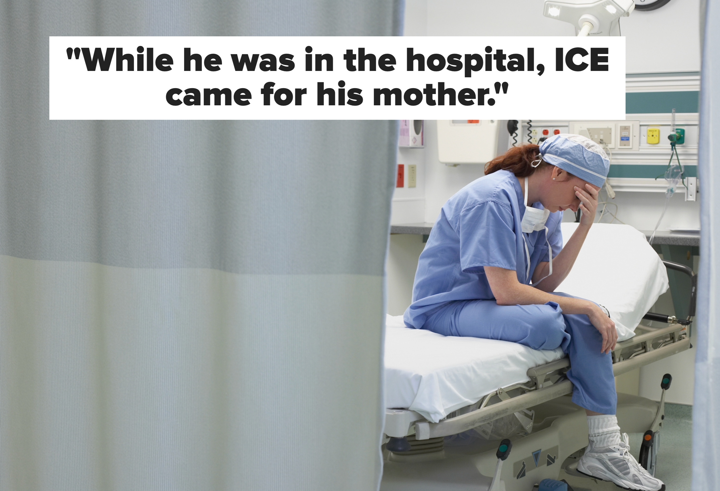 En helsearbeider i scrubs sitter på en sykehusseng og ser stresset ut, noe som muligens gjenspeiler utfordringer på arbeidsplassen