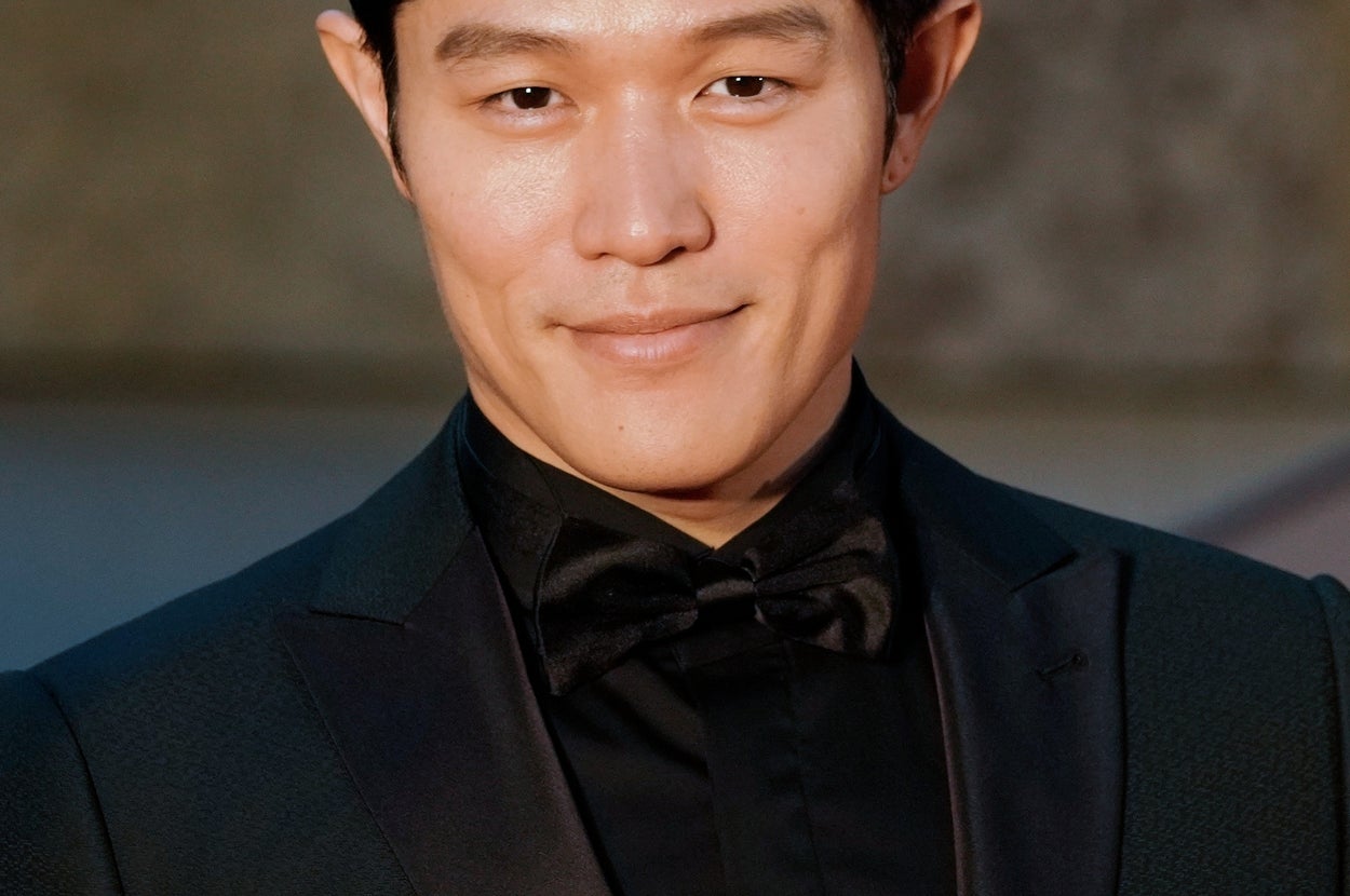 鈴木亮平さん（時事通信フォト）