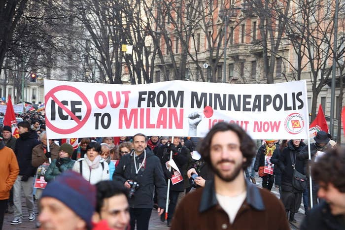 Italian Ice Riots 19 Powerful Signs From Italy's Anti-ICE Protests