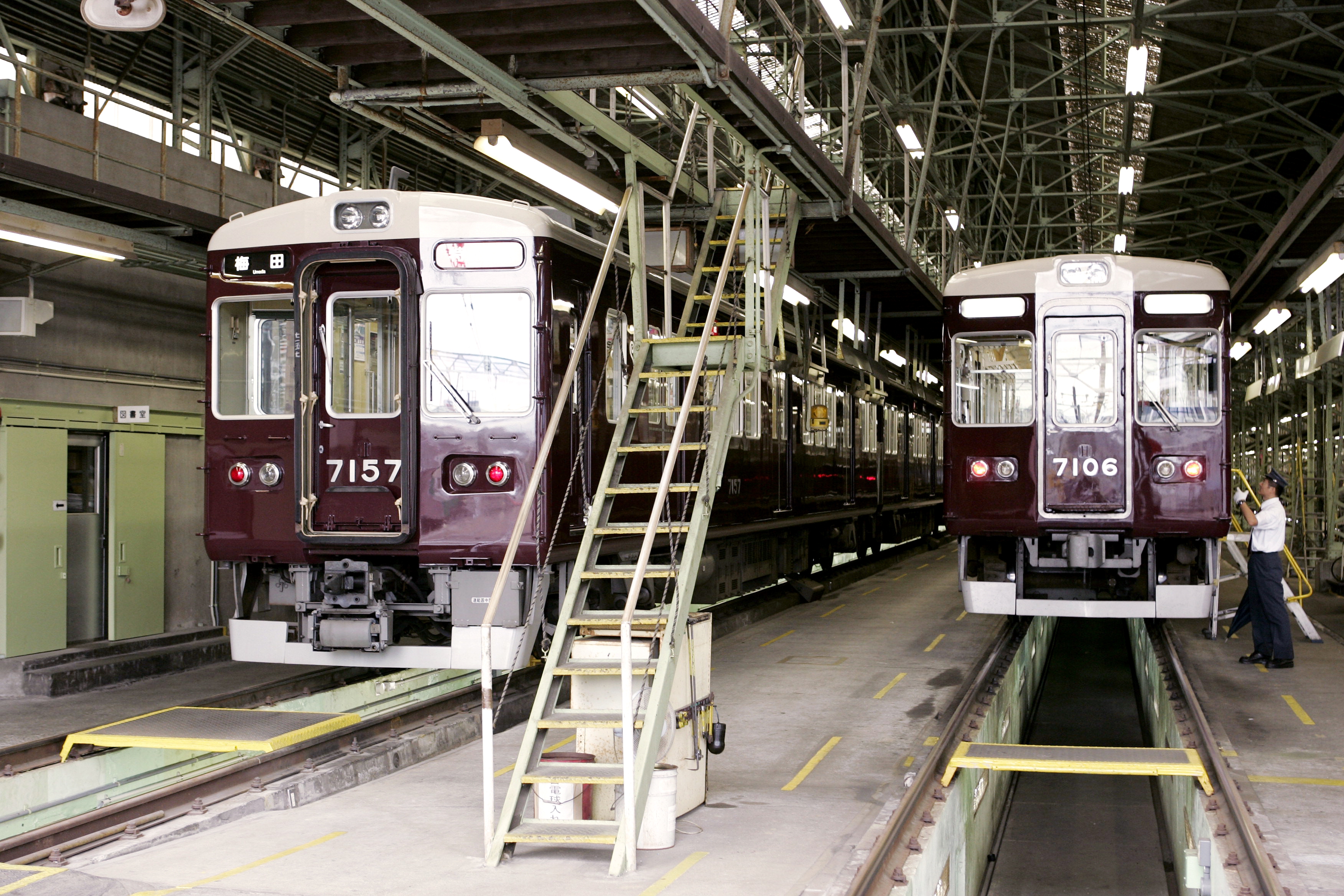 阪急電鉄の車庫（時事）