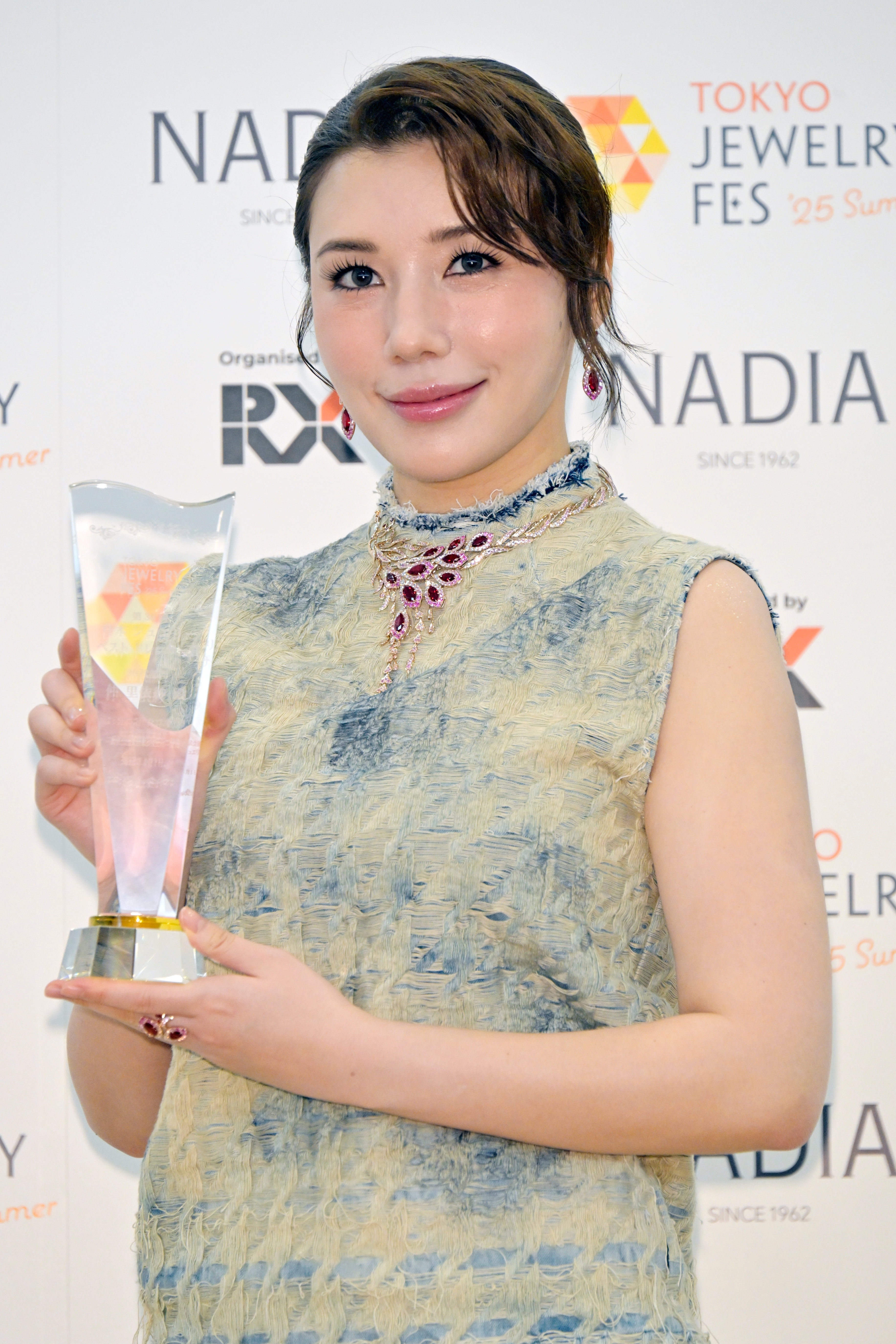 仲里依紗さん（時事通信フォト）