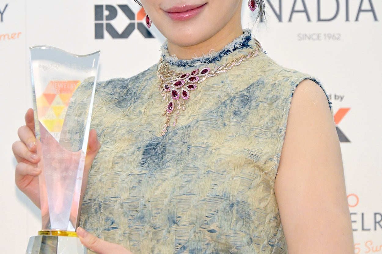 仲里依紗さん（時事通信フォト）