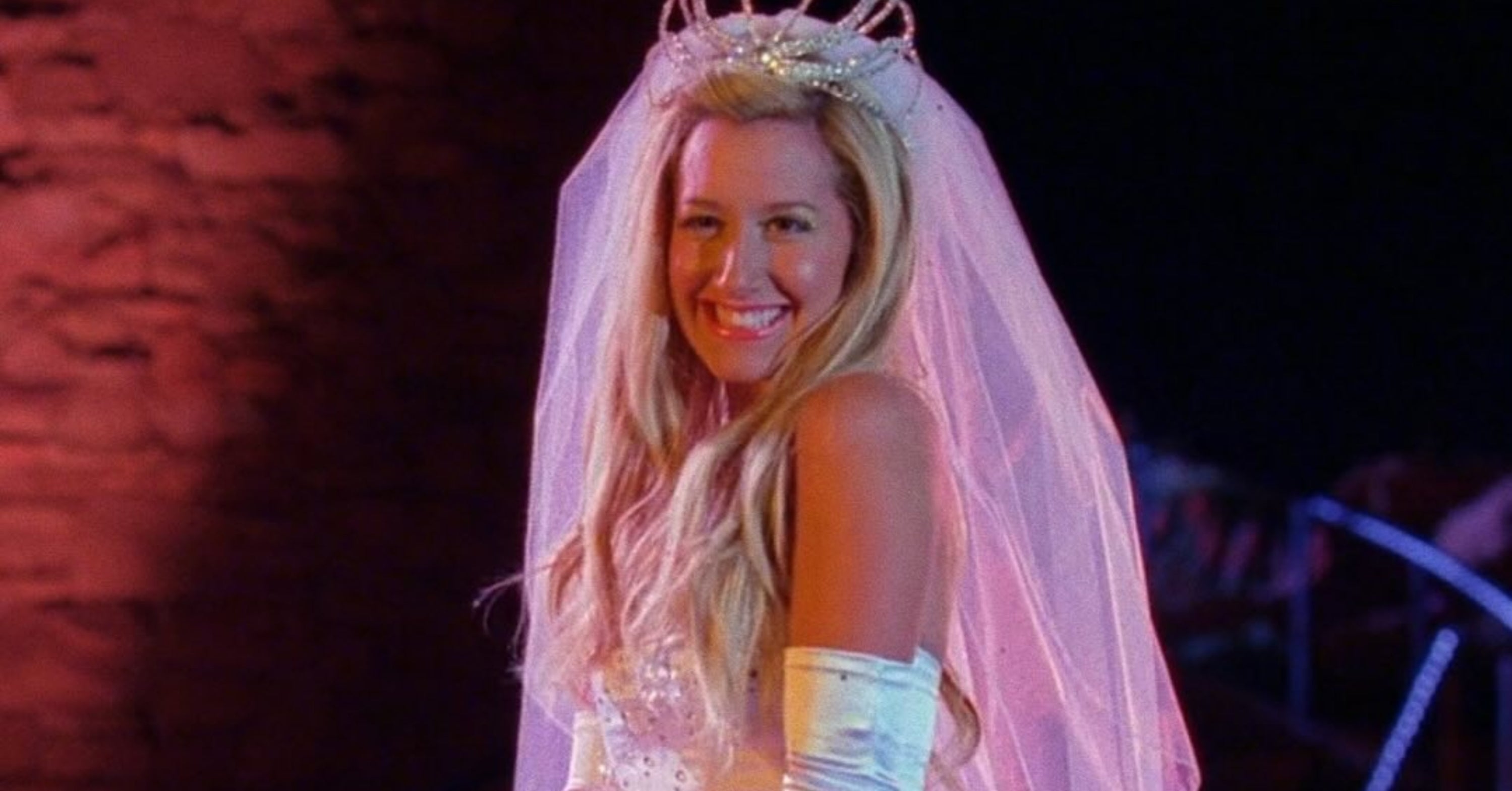 Throw A Big, Bougie Wedding And I'll Reveal Which Season You Should Get Married In