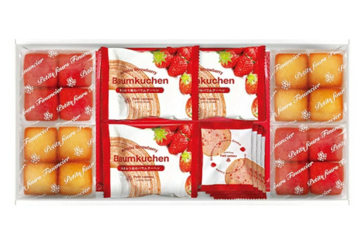 千寿堂のギフトセット。あまおう苺のバウムクーヘンやプチフィナンシェ、苺の焼きほろろクッキーが詰め合わせになっています。