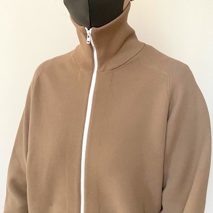 ユニクロC】オンライン即完！話題の「フルジップカーディガン」が買っ