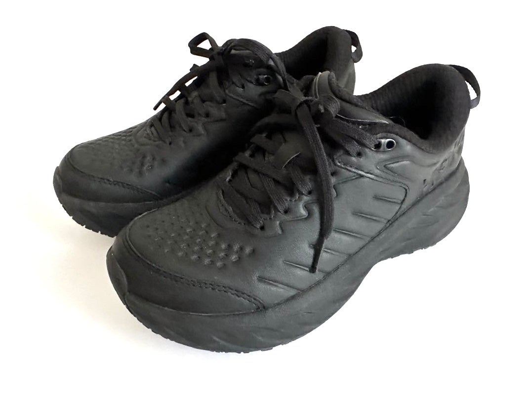 疲れにくい！HOKAの“BONDI SR”オールレザーだから大人スニーカーに最適