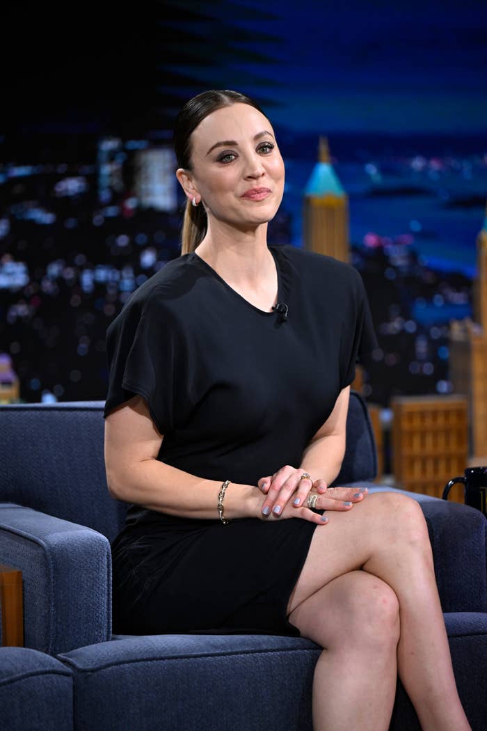 Kaley seated connected  a speech   amusement   set