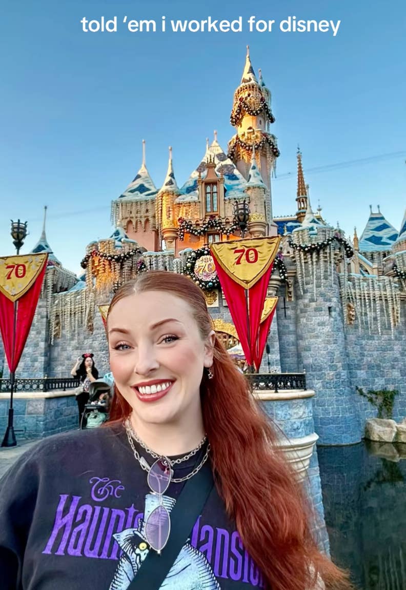 元祖ディズニーランドで「邪悪な女王」を8年務めたキャストが突然解雇