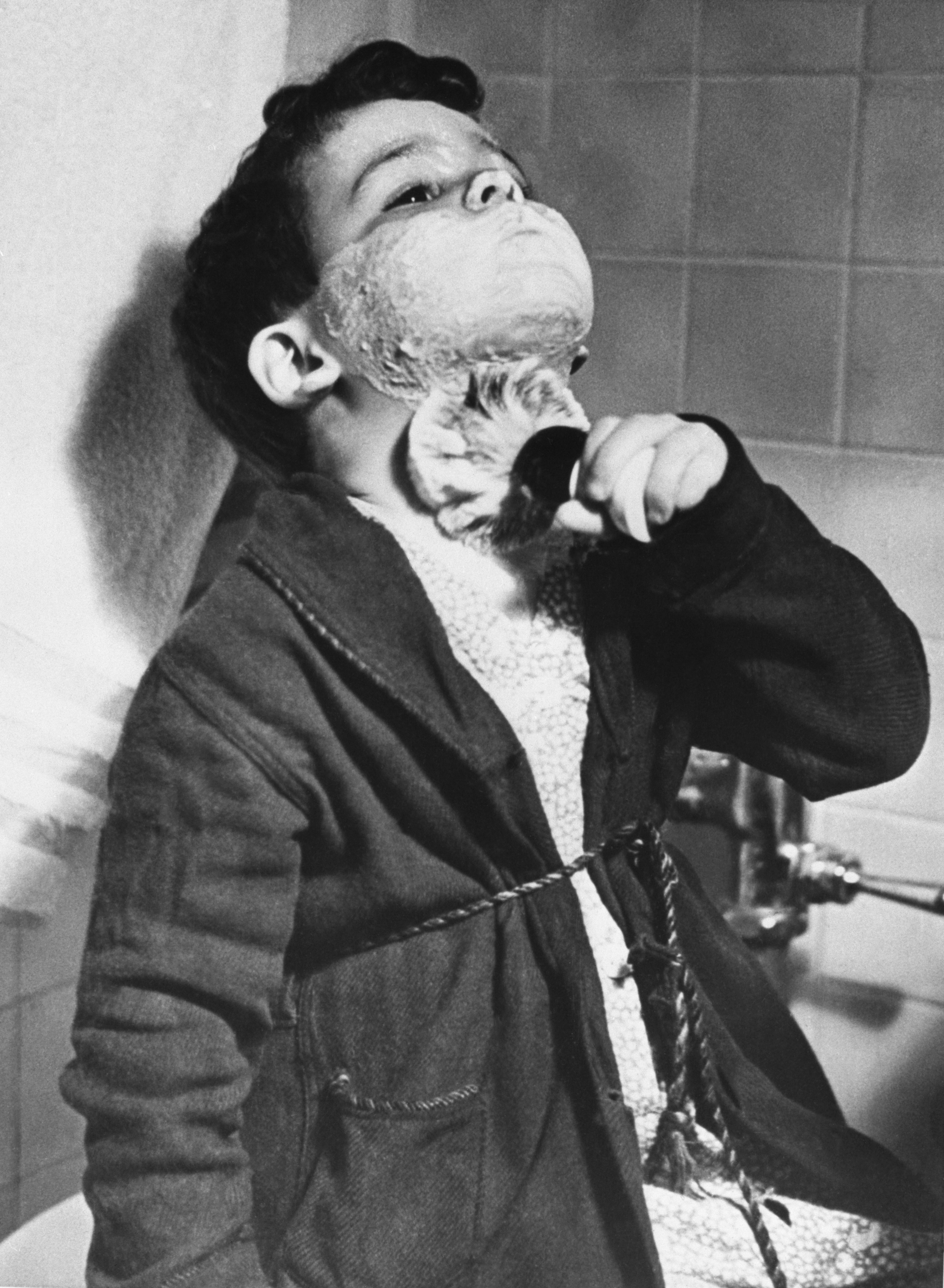 26 Hilarious Vintage Photos Prove Humor Is Timeless