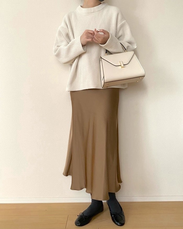 ユニクロC】30代が愛用する“高見えスカート”後ろ姿までおしゃれで上品！