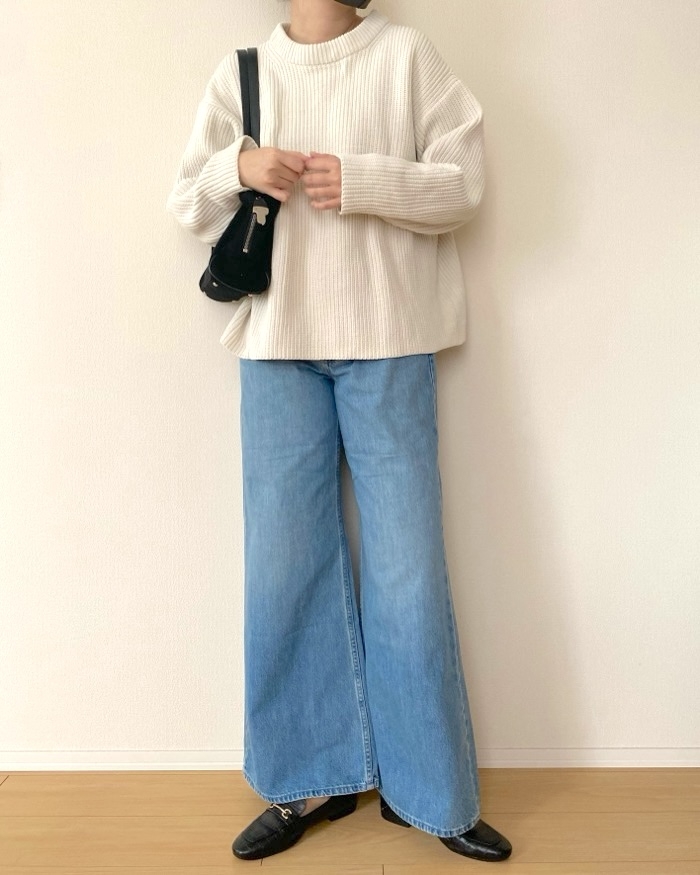 小尻効果どころかお尻が消える」ユニクロCの“新作デニム”体型カバーも