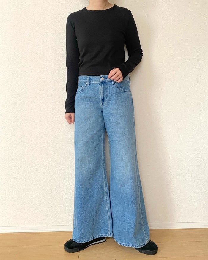 小尻効果どころかお尻が消える」ユニクロCの“新作デニム”体型カバーも