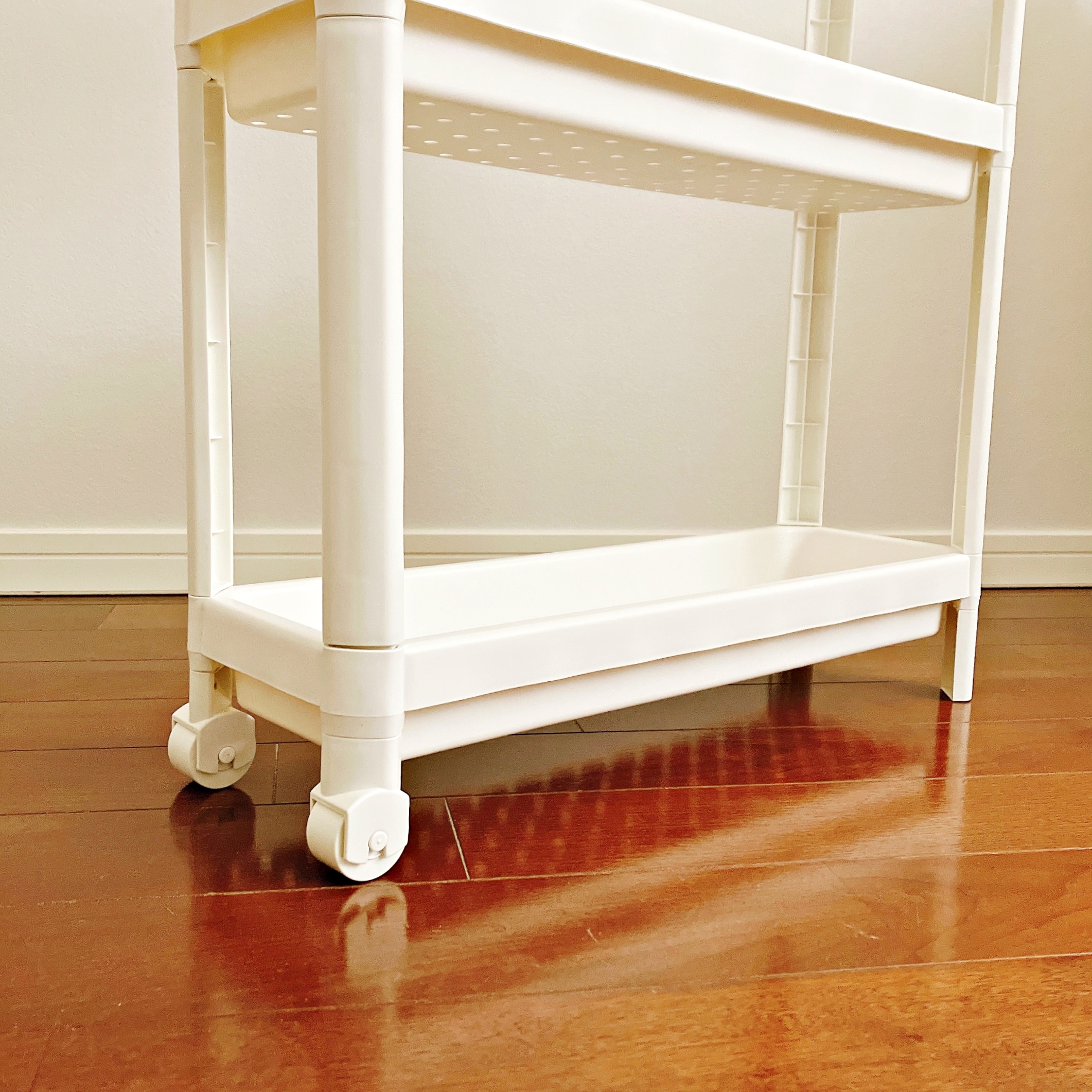 IKEAで買った「999円ラック」が超優秀！狭いキッチンや洗面台で大活躍