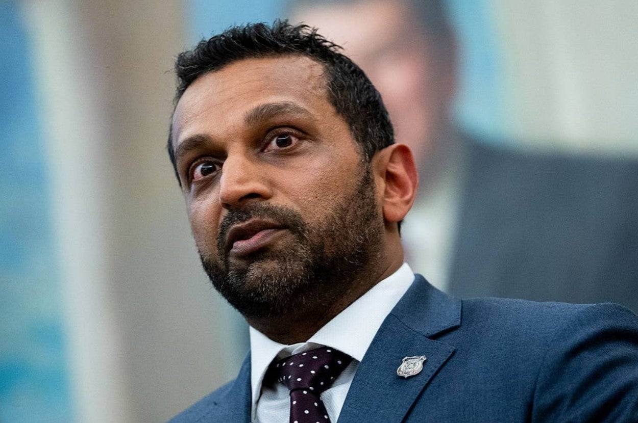 A Video Of FBI Director Kash Patel Hanging Out In The US Mens Hockey Team Locker Room Is Going Viral, And People Aren't Happy About It