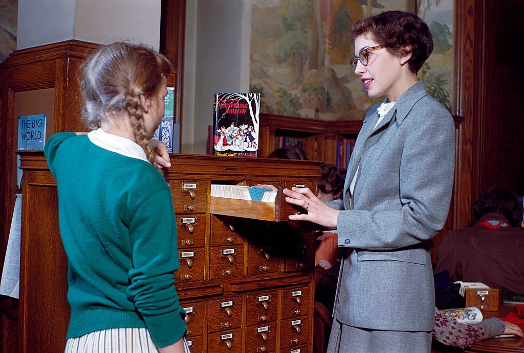 21 Now-Obsolete, Nostalgic Experienes From The Past
