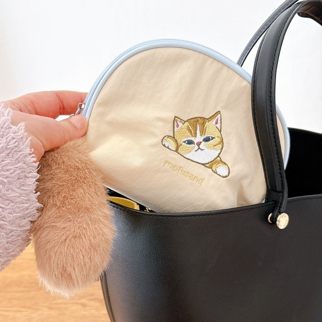 即買い級のかわいさ！ファミマ限定の“もふもふ猫ポーチ”収納力もばつぐん