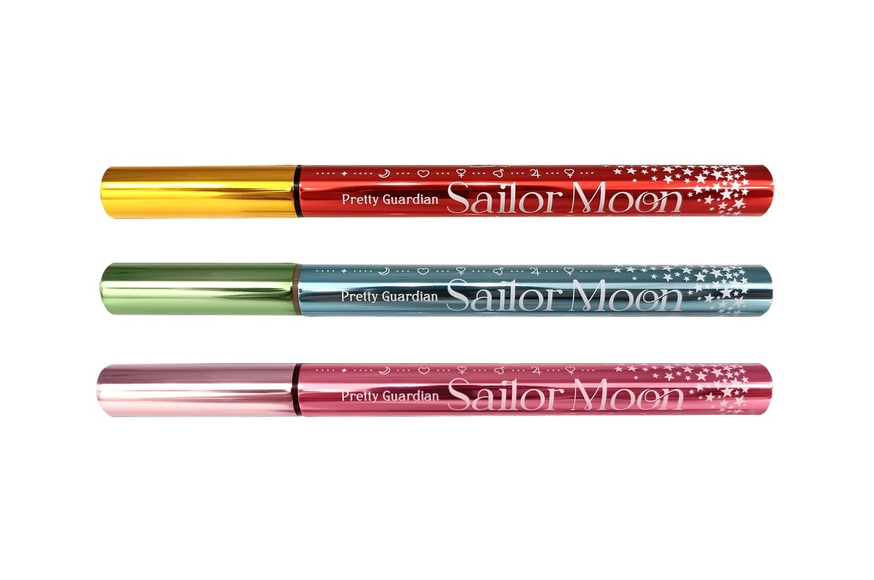 セーラームーンをテーマにしたアイライナー3本が並んでいる。