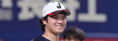 中日との壮行試合前、打撃練習で笑顔を見せる野球日本代表の大谷翔平＝２７日、バンテリンドームナゴヤ（時事通信フォト）