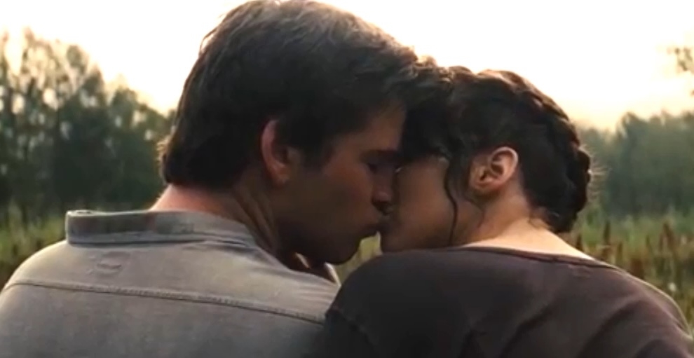 Gale and Katniss kiss