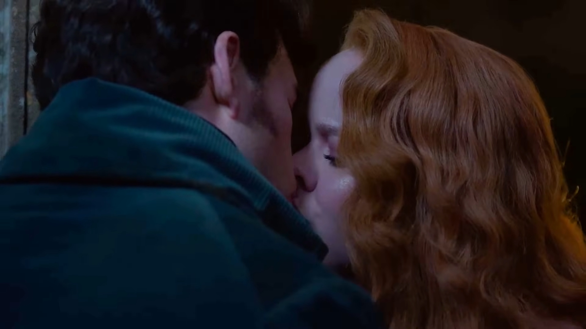 Penelope and Colin kiss