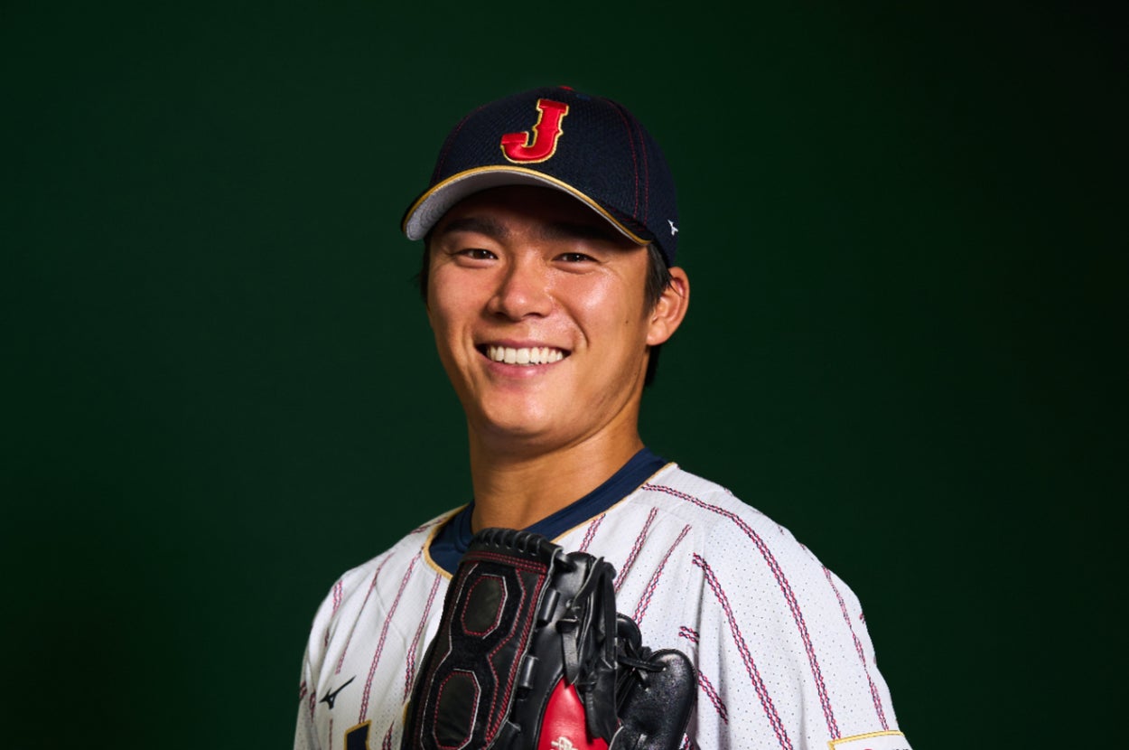 「侍ジャパン」のフォトデーにて撮影に応じた山本由伸選手（＝2026年3月1日撮影）/ Daniel Shirey / MLB Photos via Getty Images