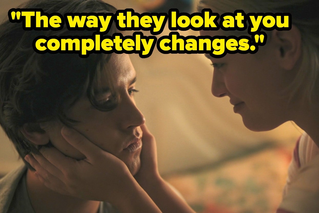 "Riverdale" Betty and Jughead looking at each other sadly: "The way they look at you completely changes"