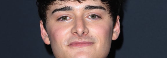 第37回GLAADメディア賞授賞式に登場したノア・シュナップ（＝2026年3月5日撮影）/ Steve Granitz / FilmMagic