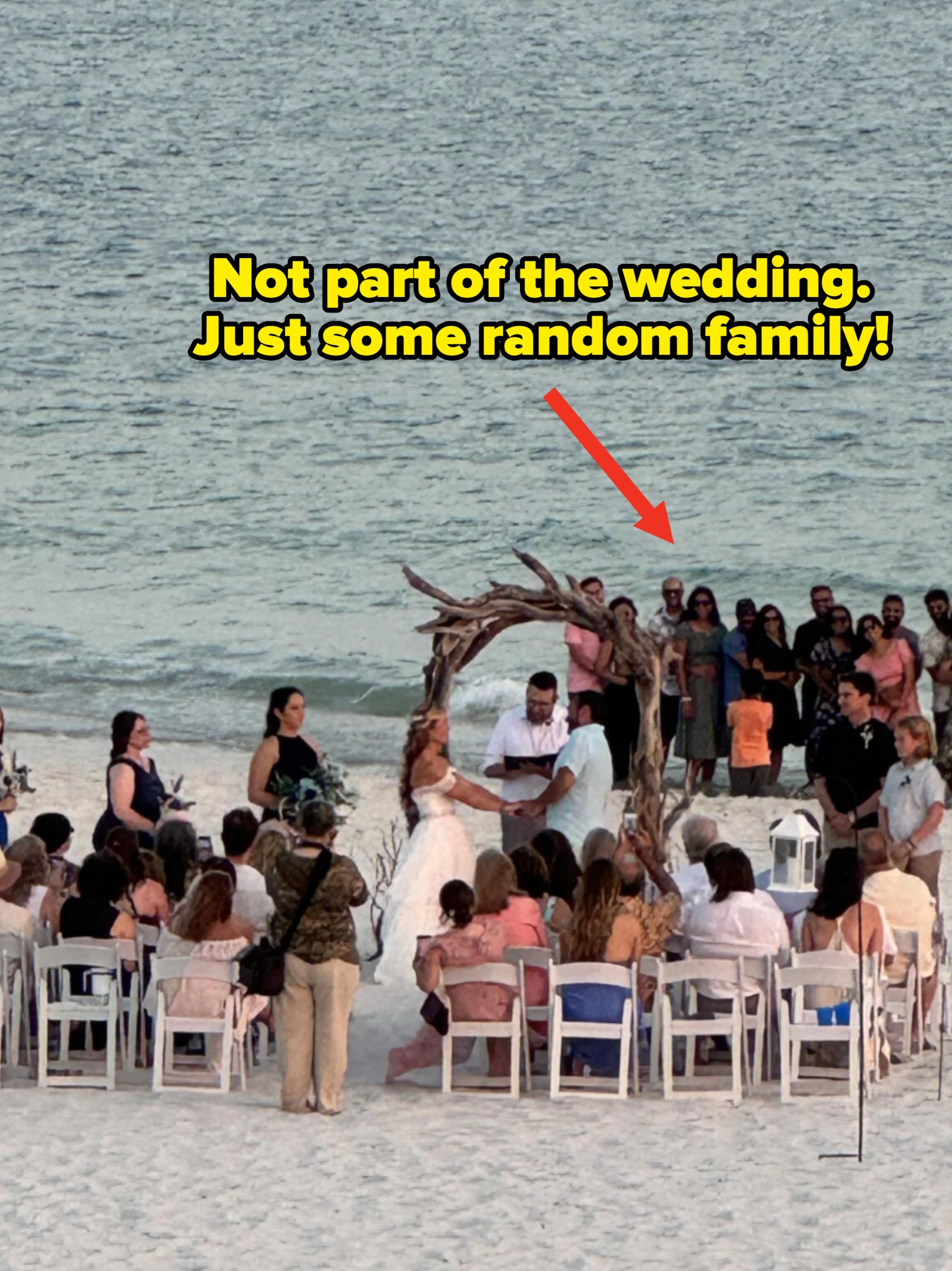37 Bizarre Wedding Photos That Will Make You Cringe