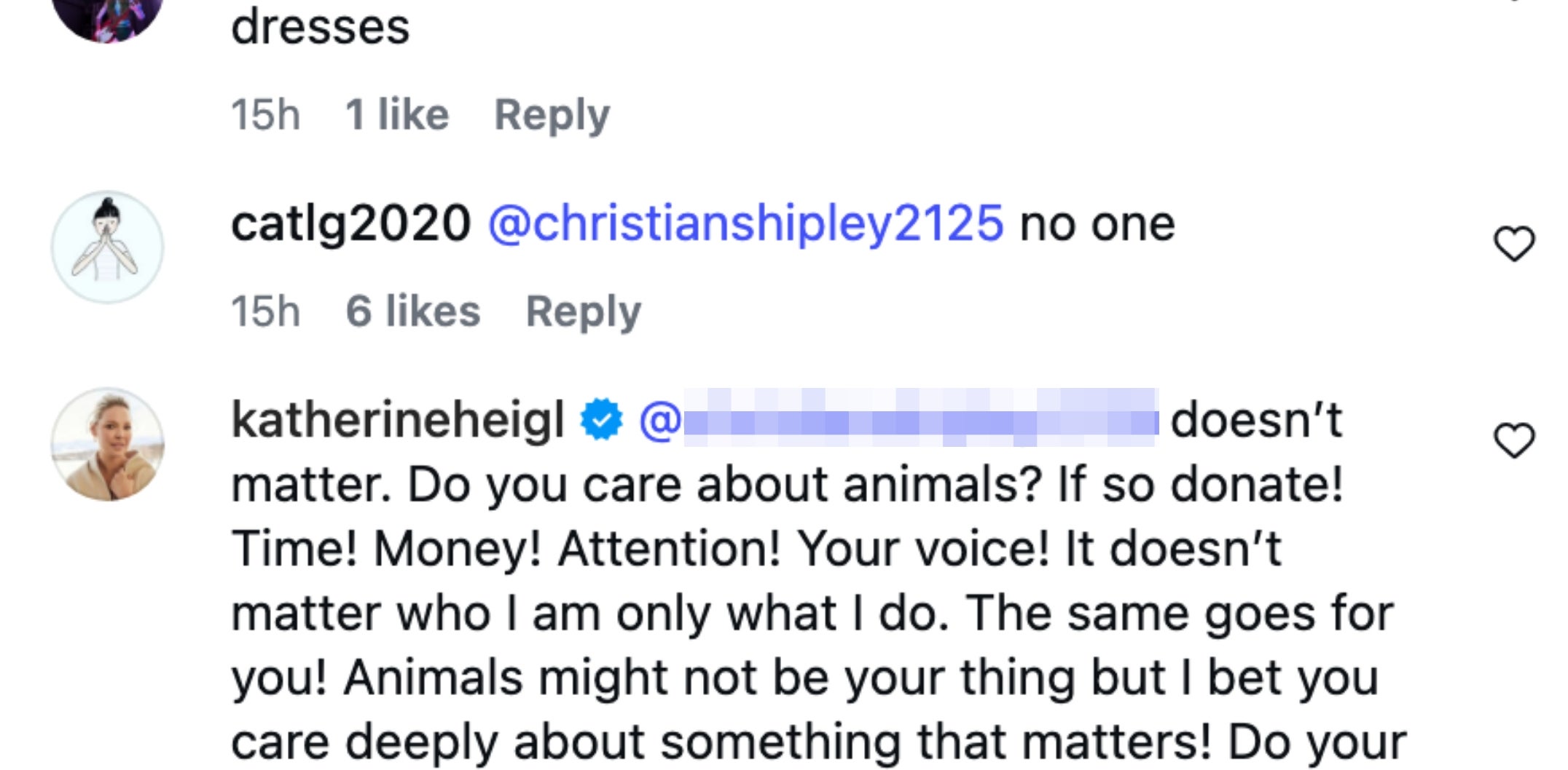 Katherine svarer på en kommentar om identiteten deres, og oppfordrer andre til å fokusere på meningsfulle handlinger som å donere og ikke bare kommentere på nettet