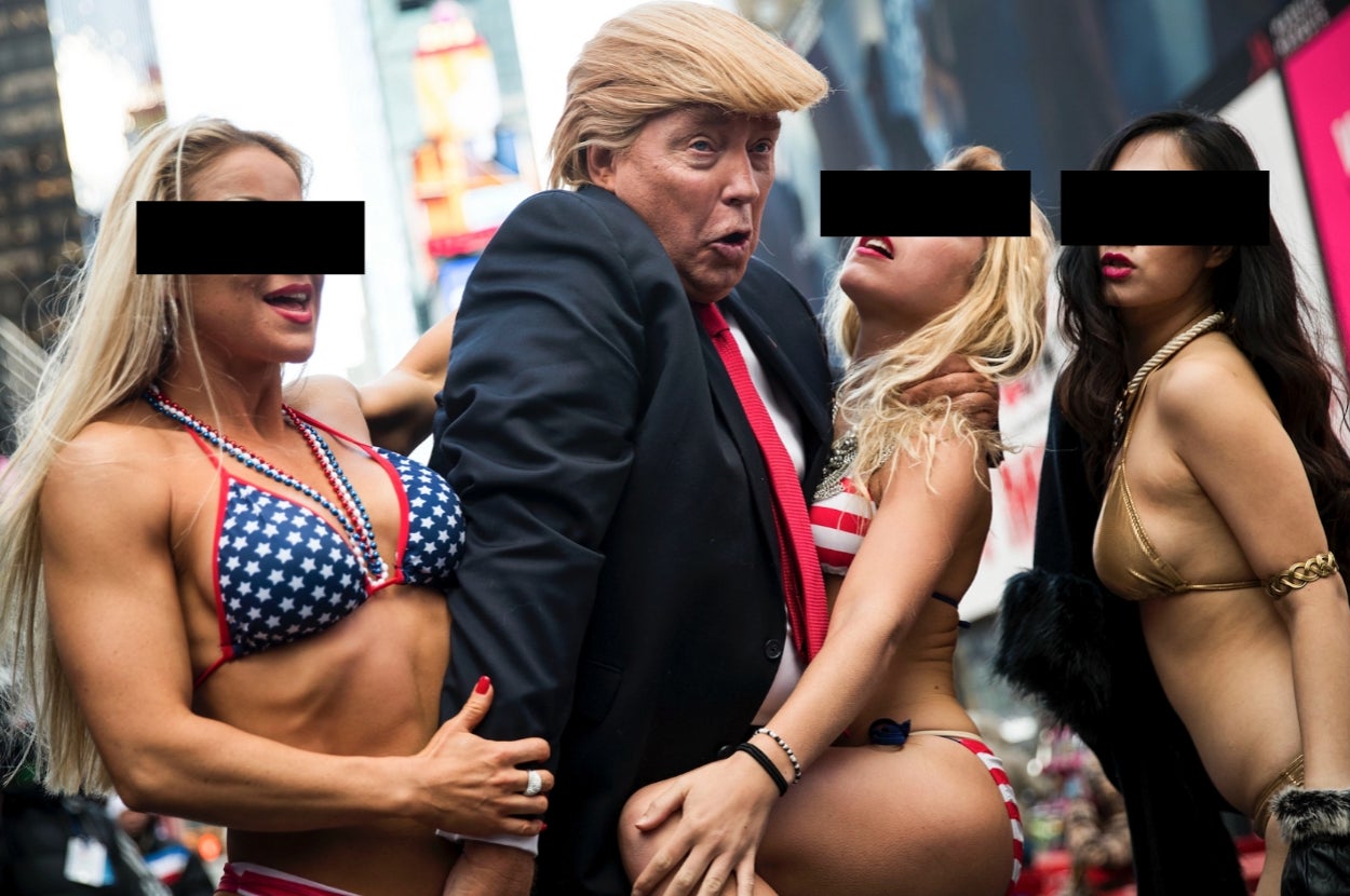 분노로 가득 차 있다" - 여성들이 MAGA 시대에 사는 것이 자신의 삶에 어떤 영향을 미쳤는지 공유하며, 아낌없이 이야기하고 있다.