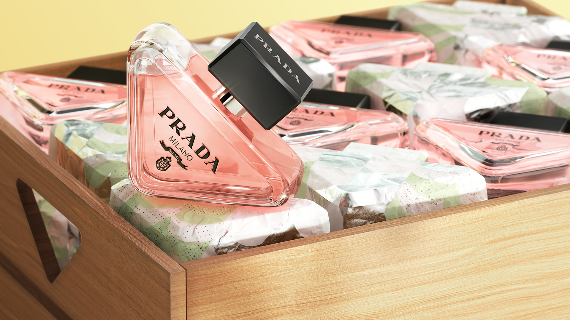 PRADA コスメセット　ラッピング箱、袋付き PRADA BEAUTYコスメ好きの天国すぎる！表参道に“プラダの