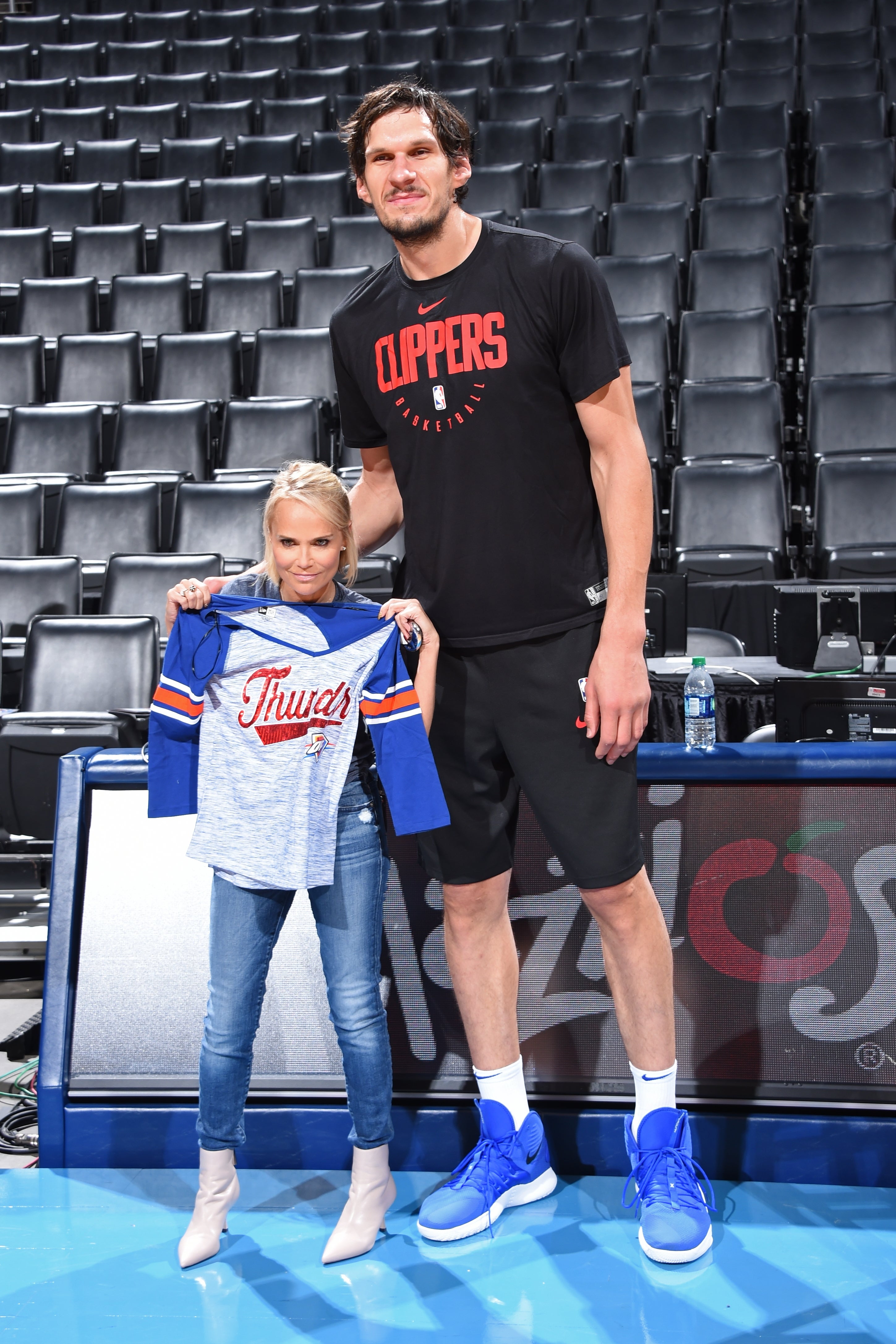 14 Tall And Short Celebrities Heights Compared Photos