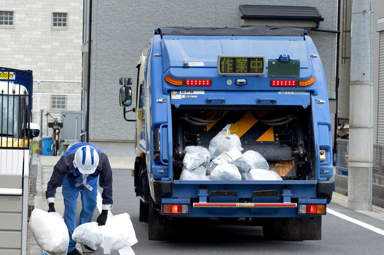 ごみ収集のイメージ写真（Y-studio / Getty Images）