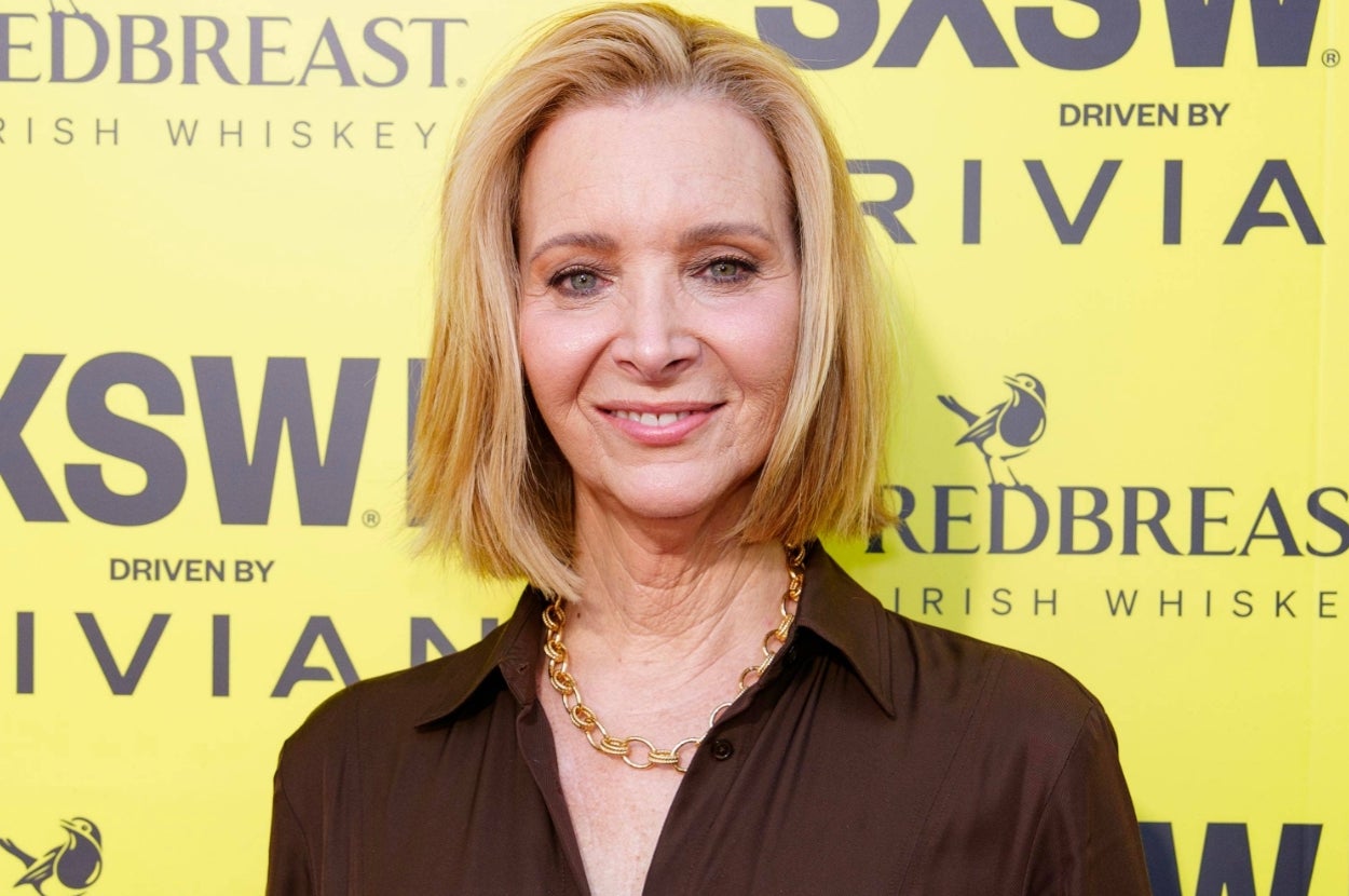 Lisa Kudrow Said She’s Likely Ditching Botox After Having This Grim Side Effect