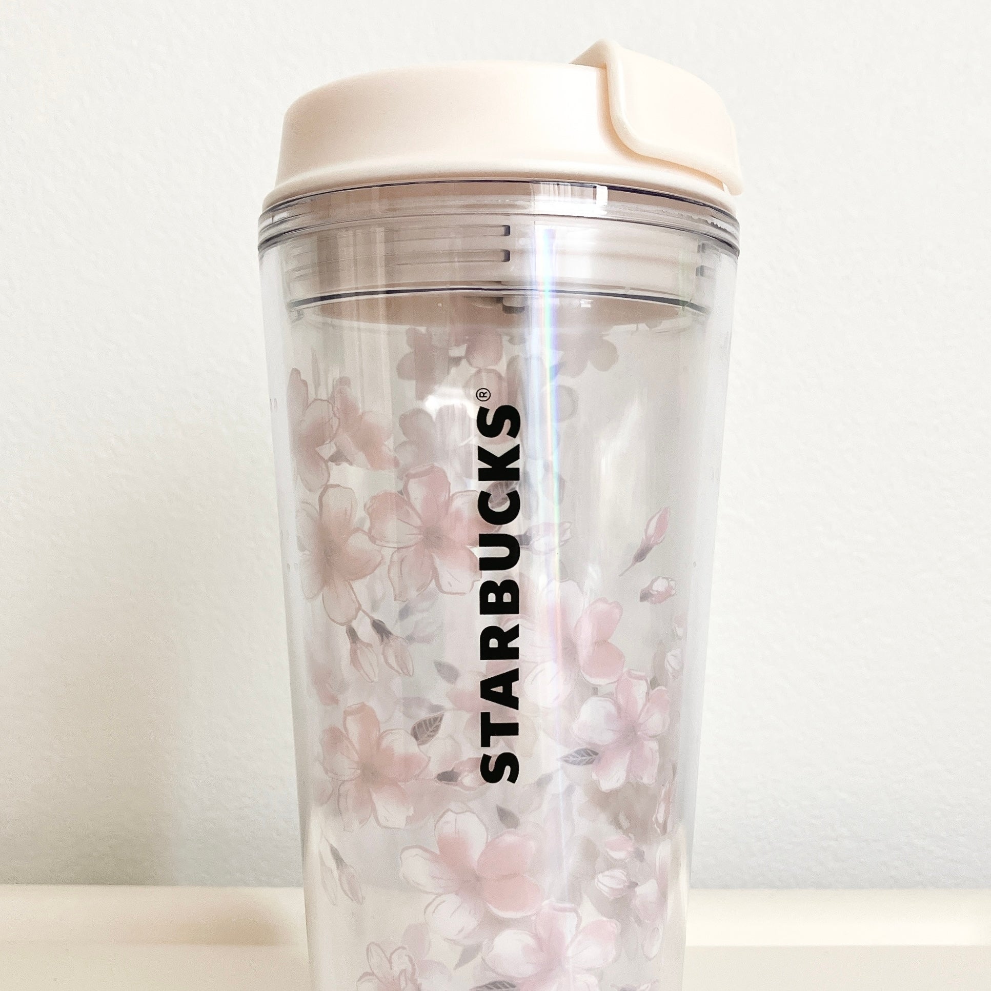 スタバの“限定タンブラー”が可愛すぎて即買い！高級感もハンパないの！