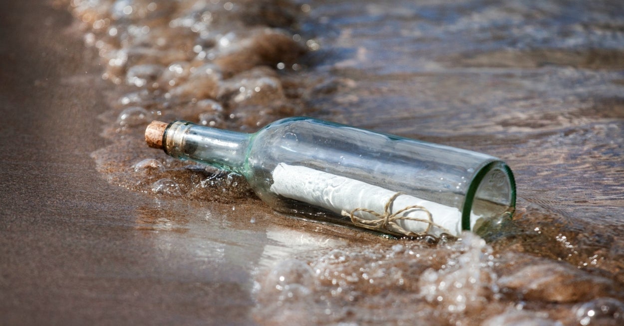 You Are A Sentient Message In A Bottle Drifting Through The Ocean, But Where Will You Land?!?! Make Some Decisions To Find Out