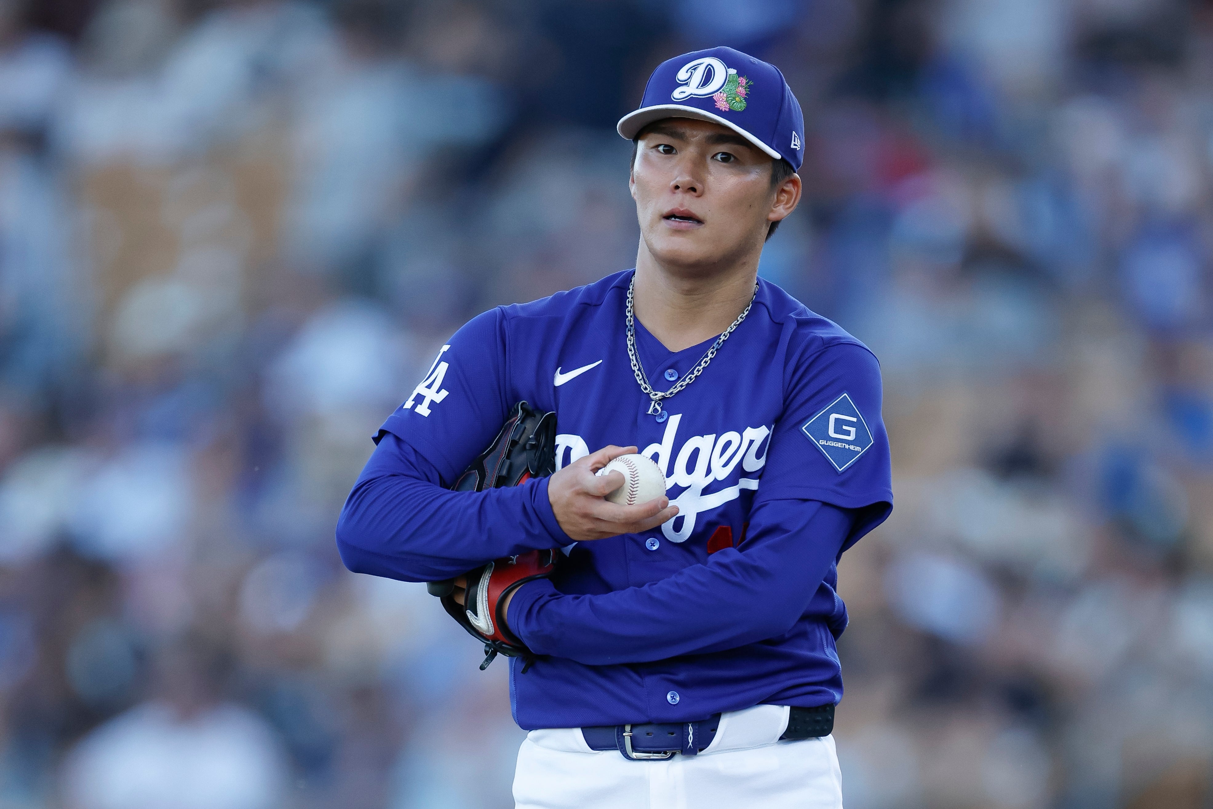 オーラがすごすぎ」山本由伸、開幕戦に“勝負コーデ”で登場。お茶目な姿