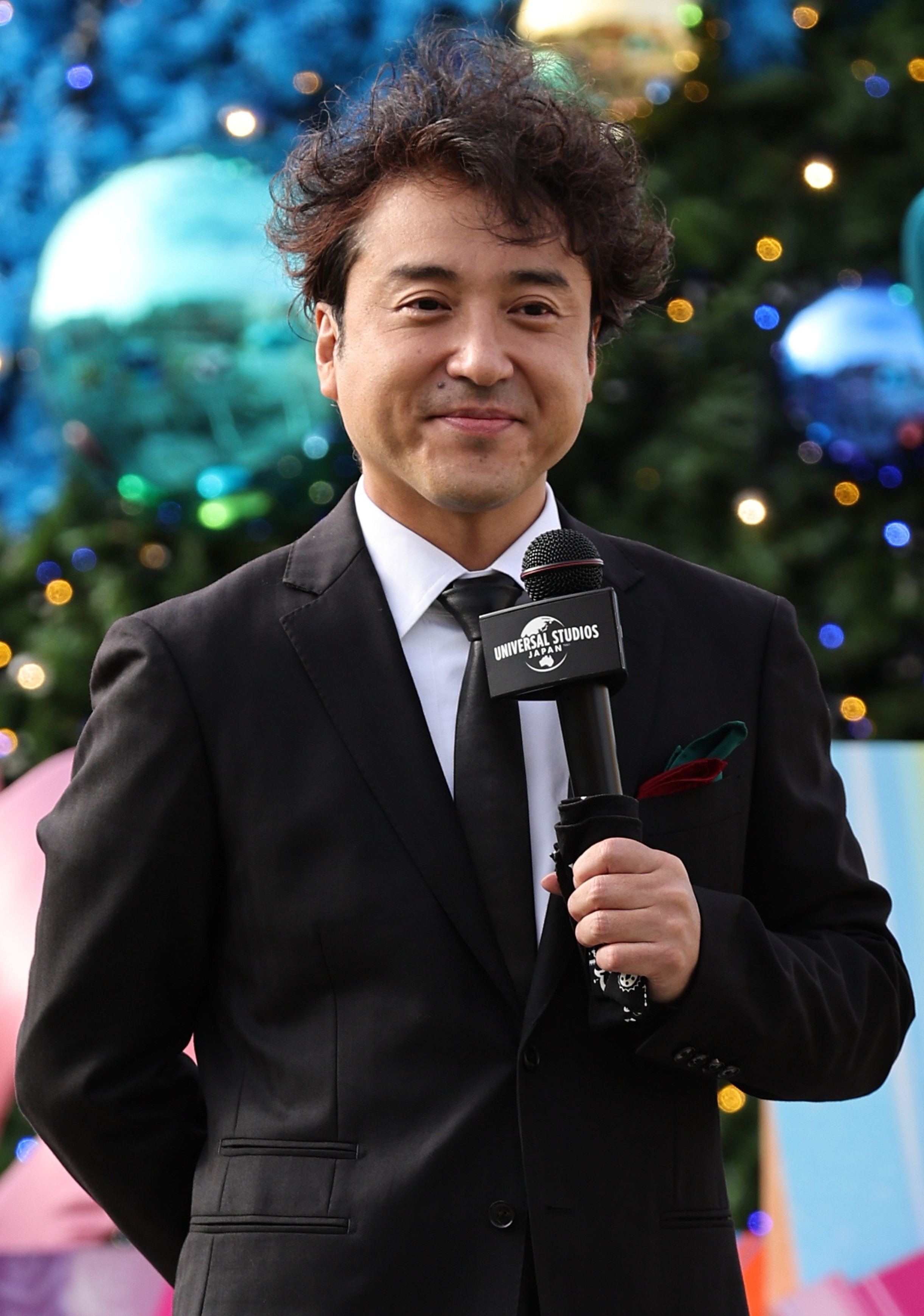 ムロツヨシさん（時事）